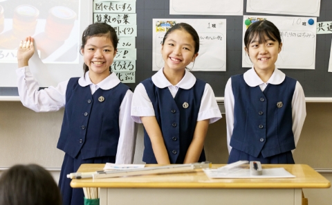 聖心の教育 女子校発の4・4・4制』『聖心女子学院1908-2008